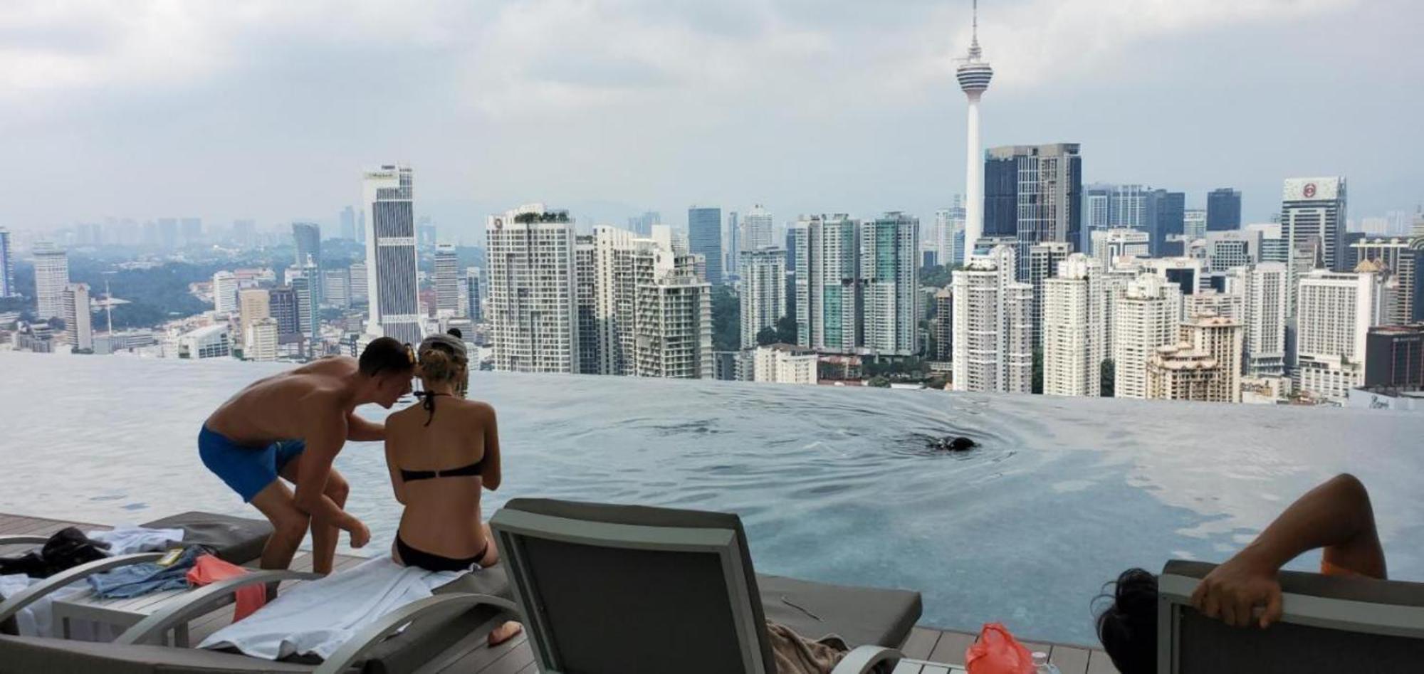 쿠알라룸푸르 Lotus Infinity Pool At Lucentia 아파트 외부 사진