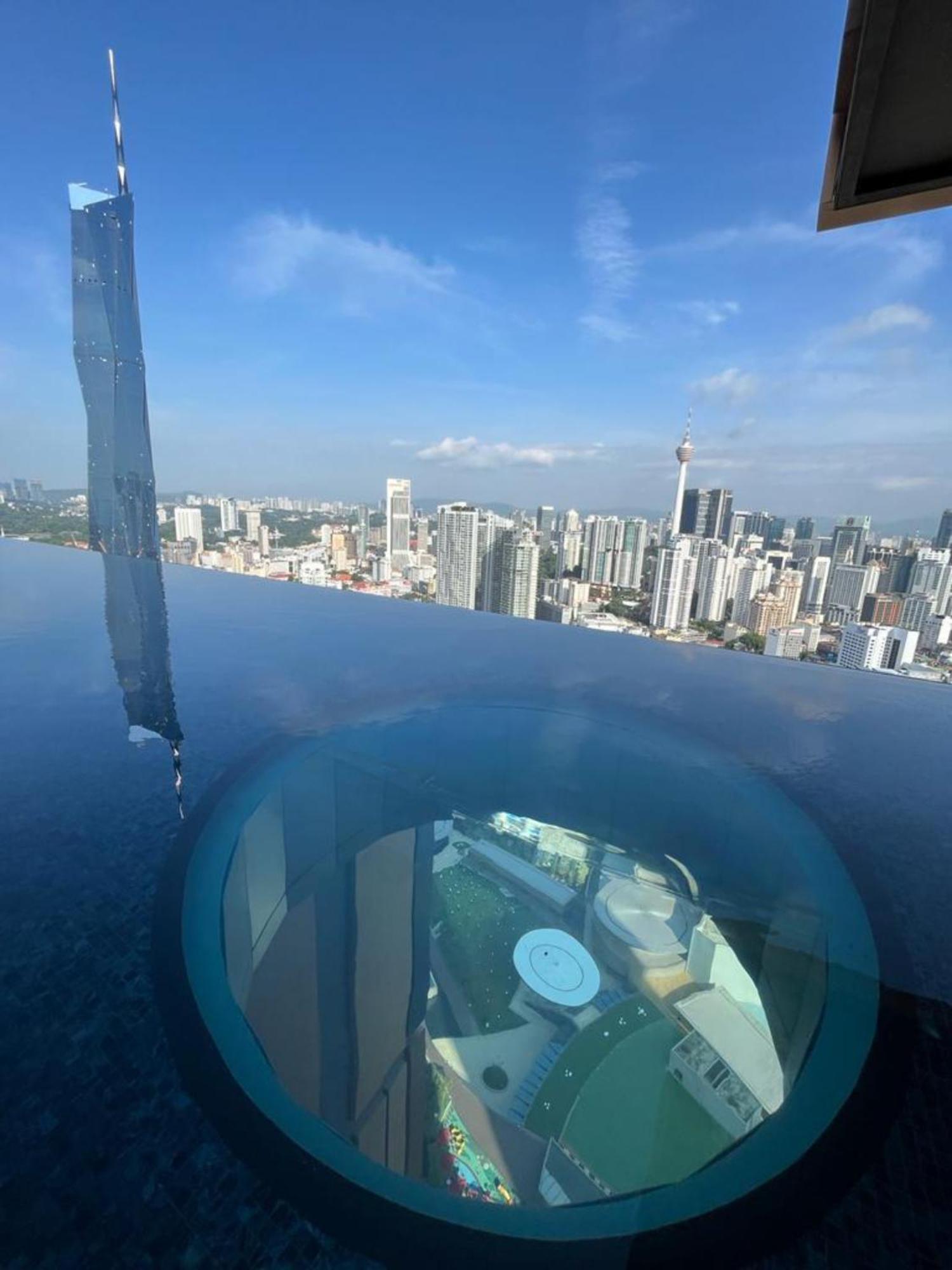 쿠알라룸푸르 Lotus Infinity Pool At Lucentia 아파트 외부 사진